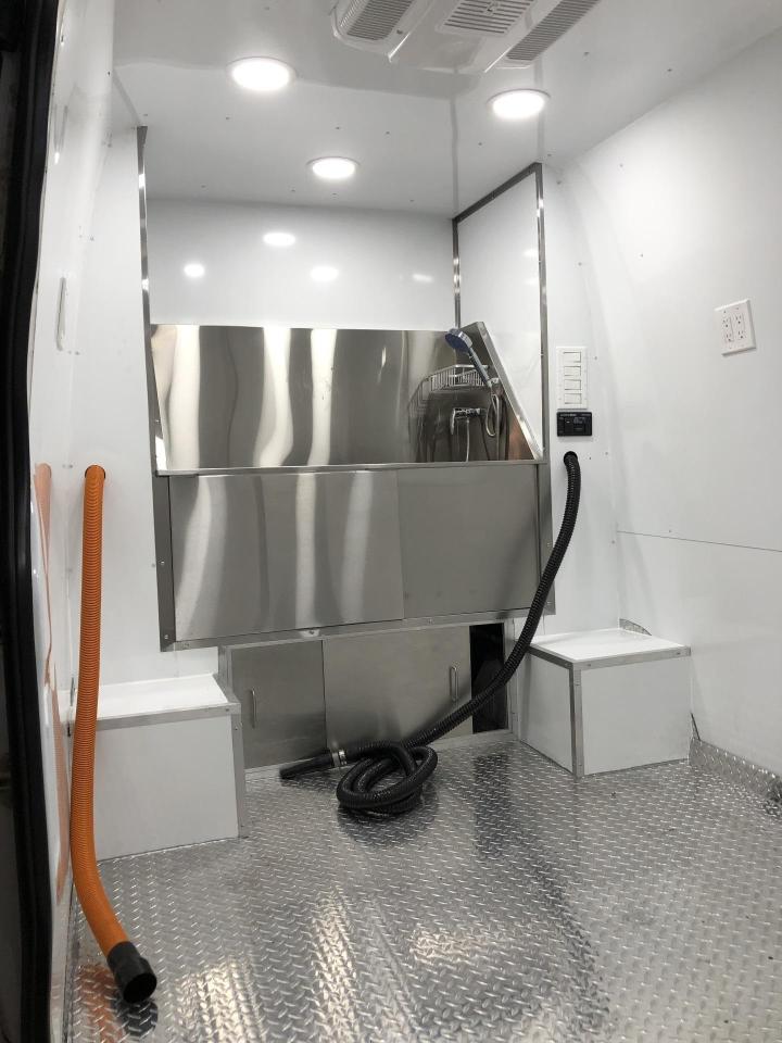 Pet Grooming Trailer Manufacturer Miami